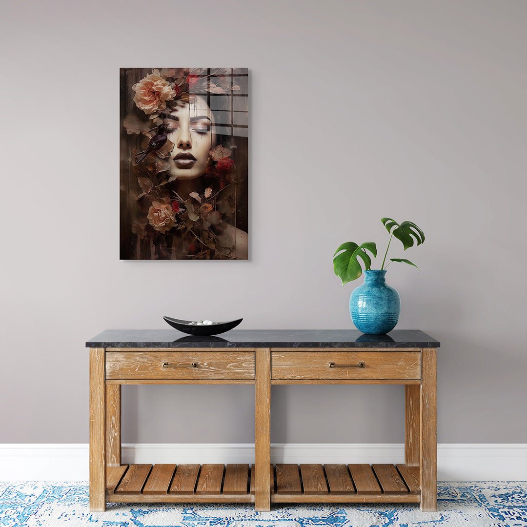 Vrouw met donkere bloemen glasschilderij interieur