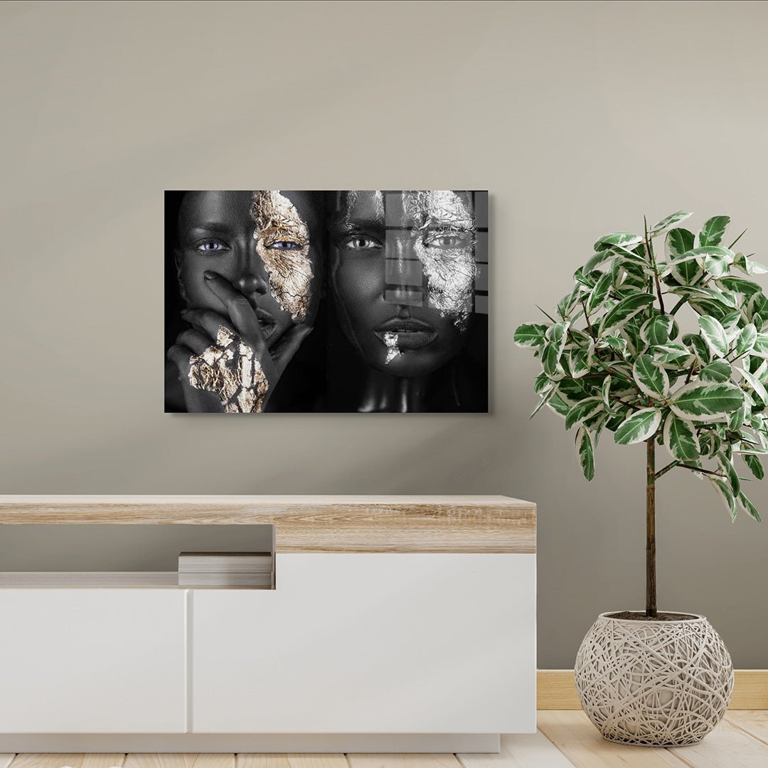 Vrouwen gezichten glasschilderij interieur